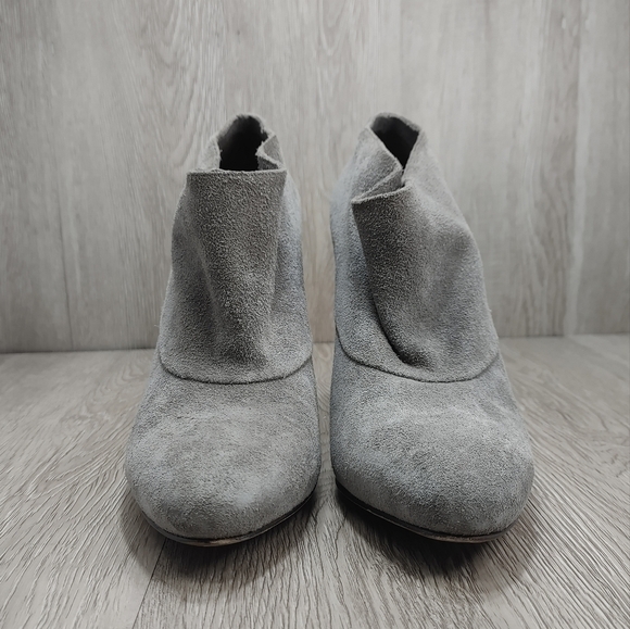 Cole Haan Josephine Suede Ankle Bootie Ironstone Taupe Gray Wooden Heel 9.5 - Picture 4 of 11